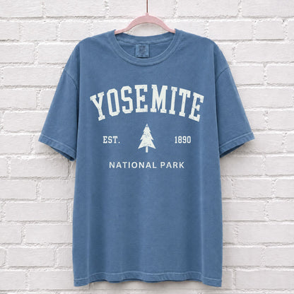 Vintage Yosemite National Park Est 1890 T-Shirt in Blue Jean