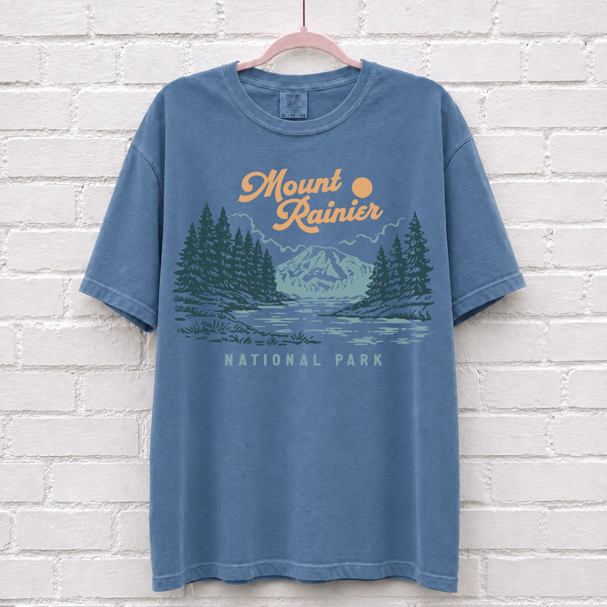 Retro Mount Rainier National Park T-Shirt in Blue Jean
