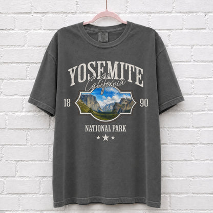 Yosemite National Park Landscape T-Shirt in Pepper