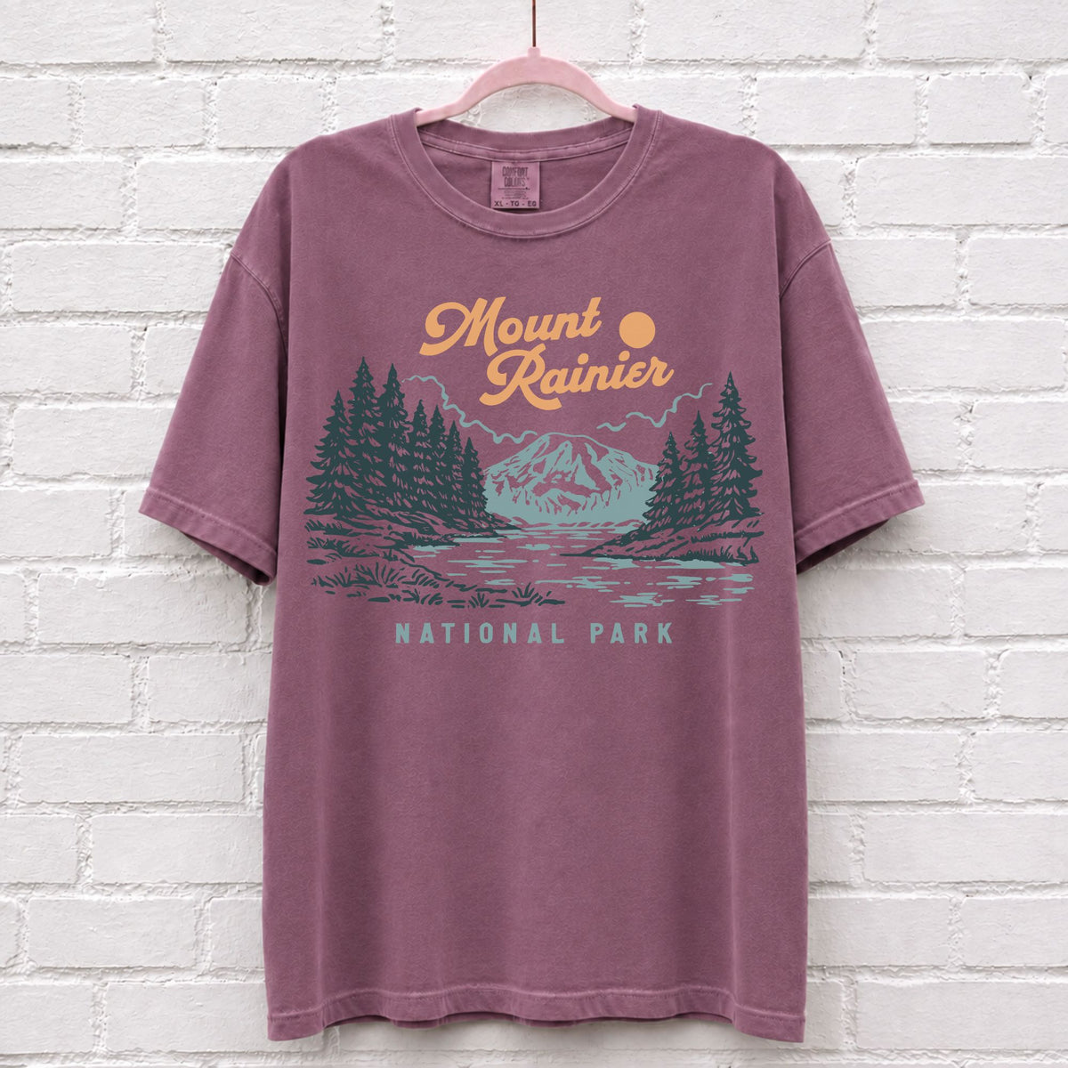 Retro Mount Rainier National Park T-Shirt in Berry