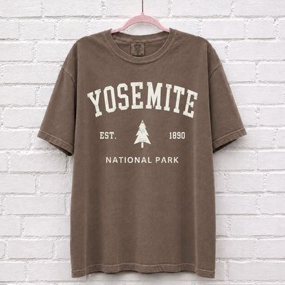 Vintage Yosemite National Park Est 1890 T-Shirt in Espresso