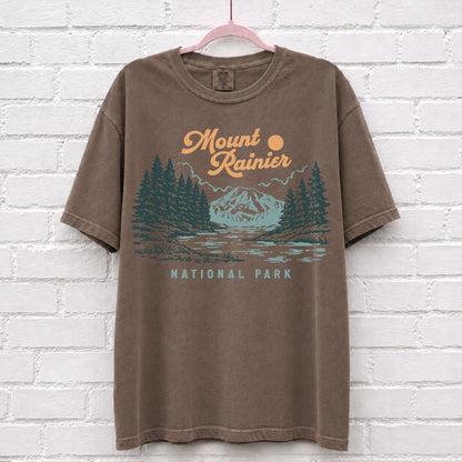 Retro Mount Rainier National Park T-Shirt in Espresso