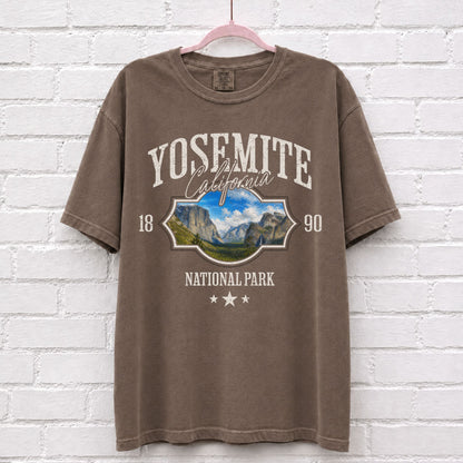 Yosemite National Park Landscape T-Shirt in Espresso