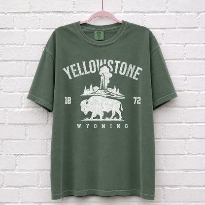Yellowstone Wyoming Bison Graphic T-Shirt
