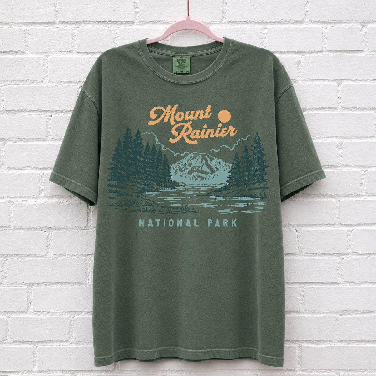 Retro Mount Rainier National Park T-Shirt in Moss