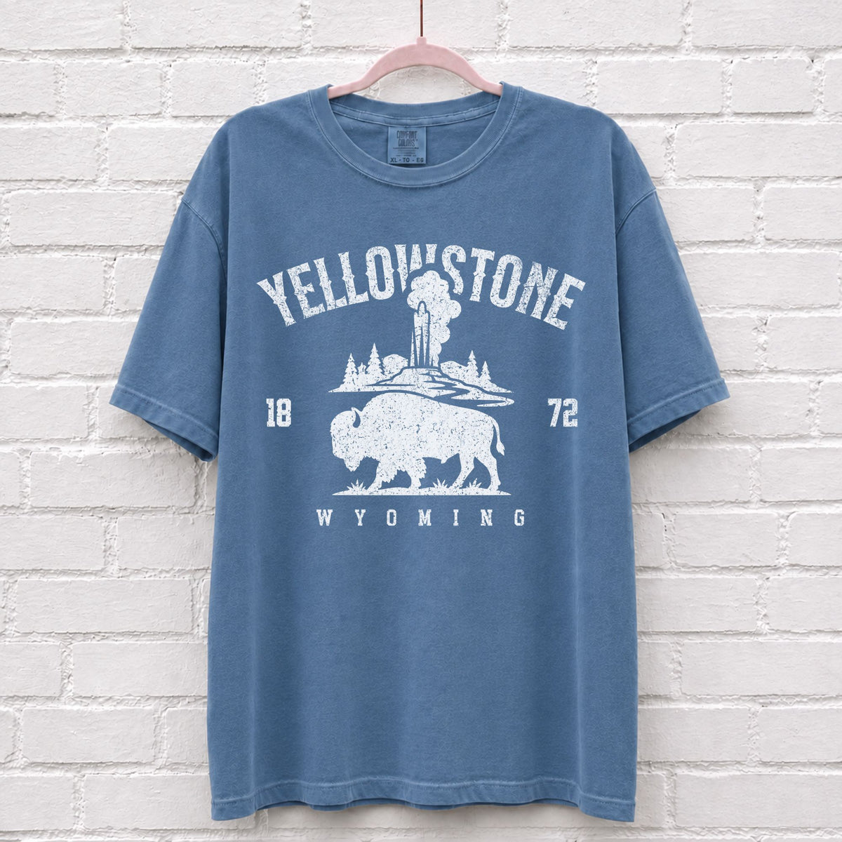 Yellowstone Wyoming Bison Graphic T-Shirt